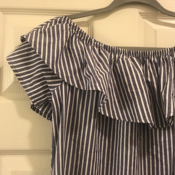 Off the Shoulder dress - Picture 2 of 3